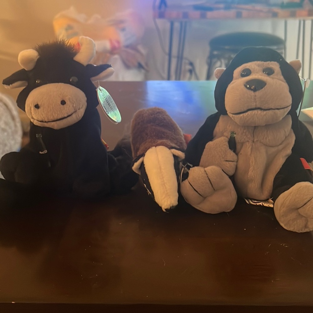 3 international Coca-Cola beanie babies